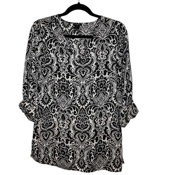 Ann Taylor Black & White V-Neck Oversize Blouse Size:Medium - Picture 1 of 5